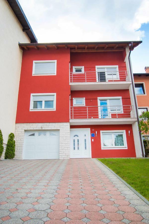 Nada Karlovac Exterior foto